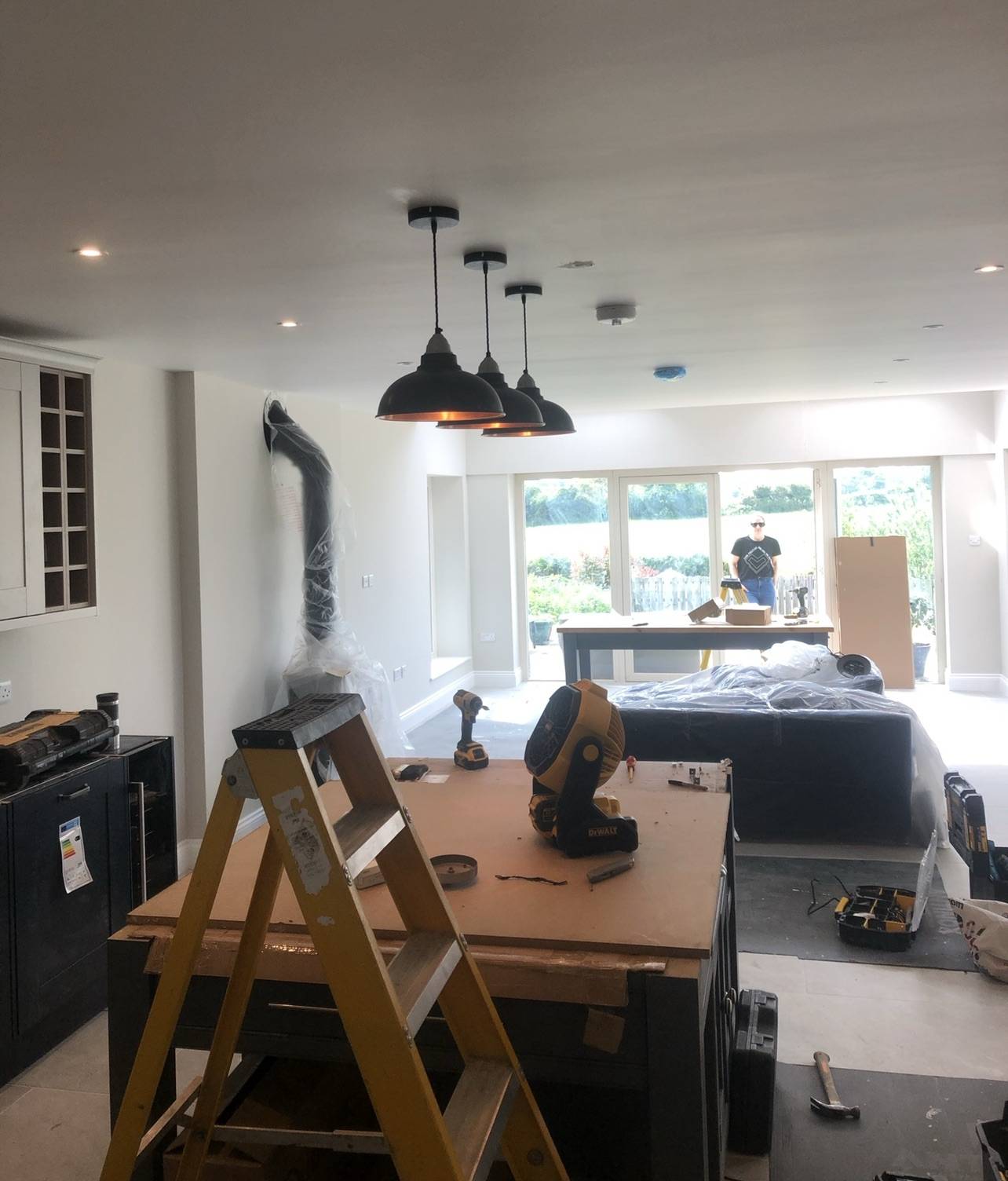 Kitchen pendant lighting over island